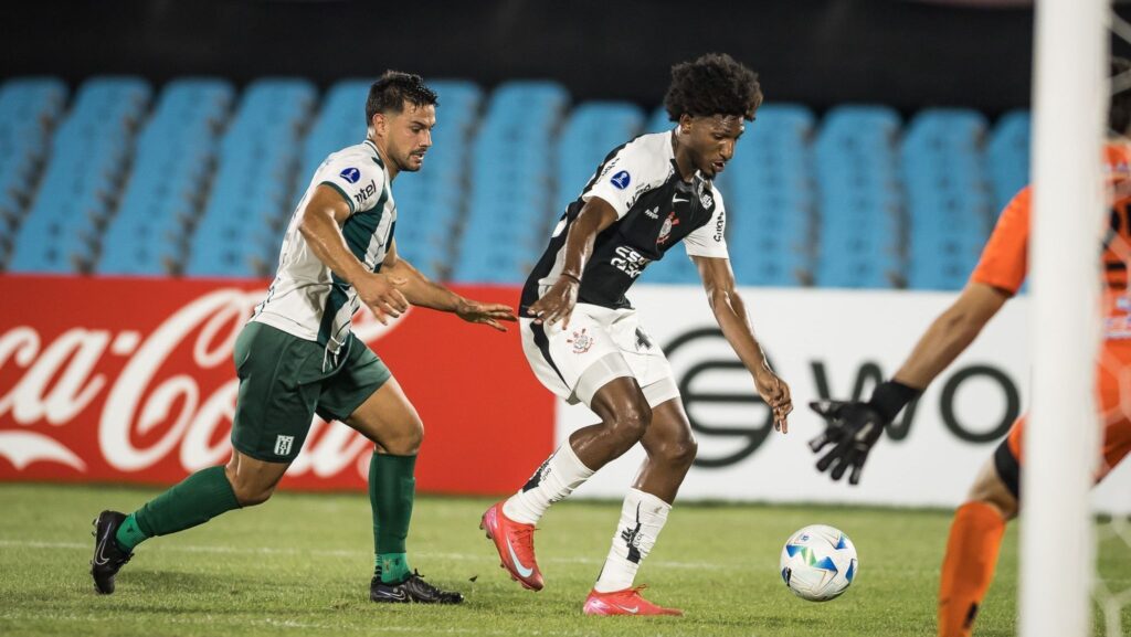 racing-0-x-1-corinthians:-veja-os-melhores-momentos-da-partida