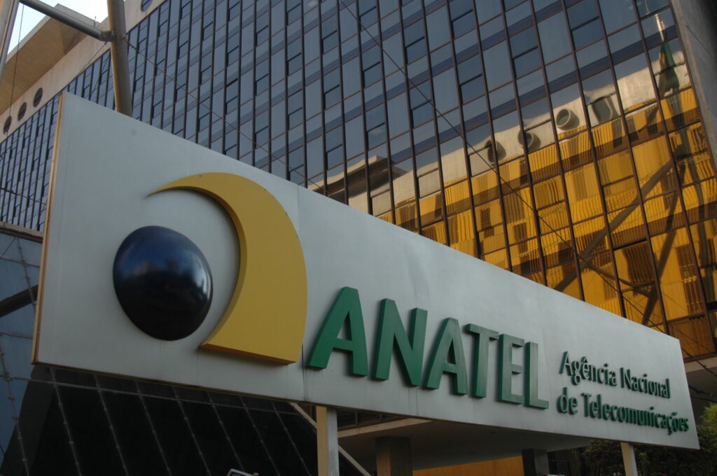 edital-do-leilao-do-6g-deve-sair-em-2026,-diz-presidente-da-anatel-a-cnn