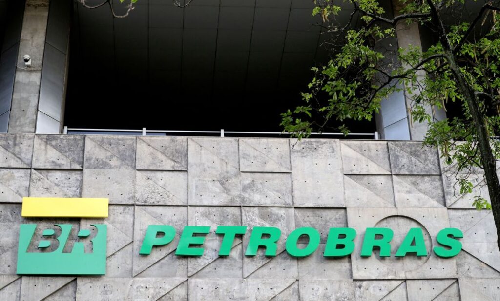 petrobras-firma-com-suzano-1o-contrato-para-oferta-de-gas-no-mercado-livre