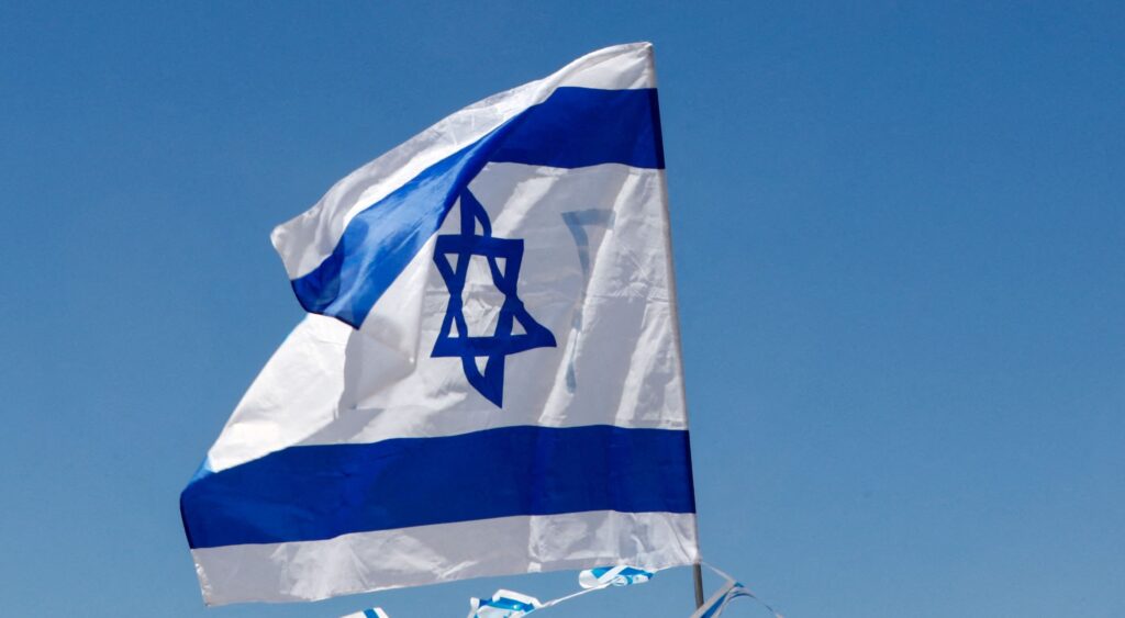 israel-ataca-portos-no-iemen-e-alerta-que-lider-houthi-pode-ser-alvo