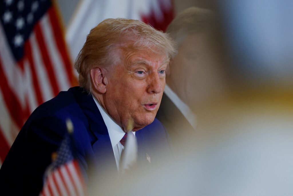 trump-critica-financiamento-bilionario-de-harvard-e-cobra-mudancas