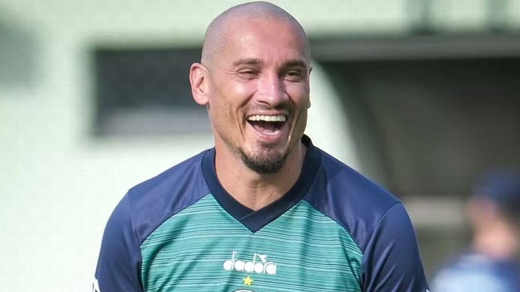 maicon-explica-apelido-‘god-of-zaga’-e-projeta-reencontro-com-ex-sao-paulo-no-athletiba