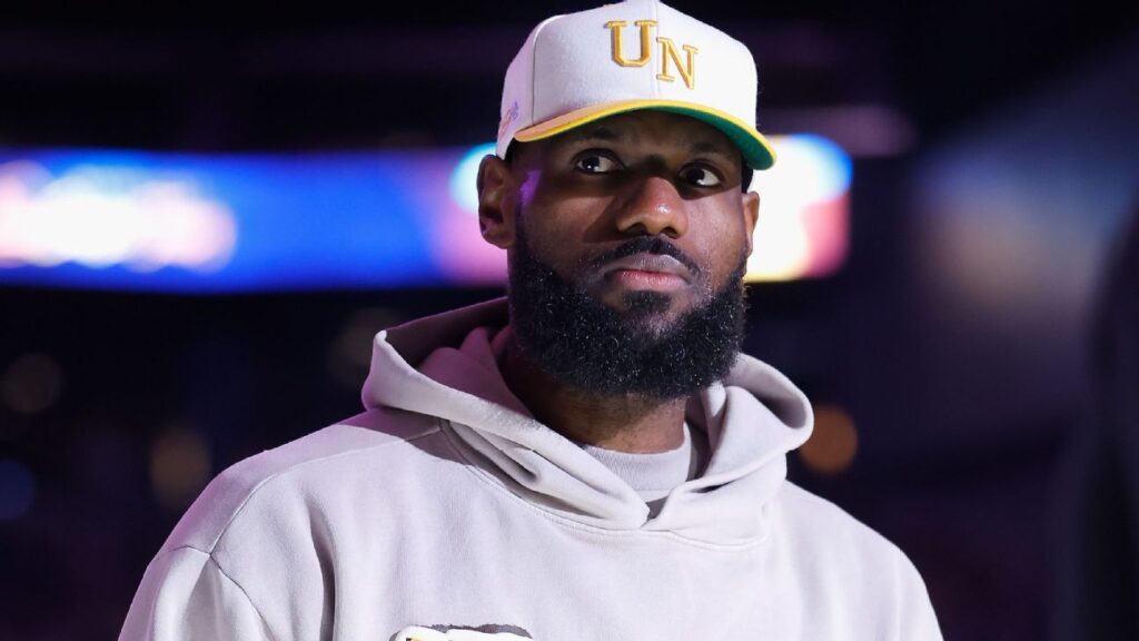 fica-ou-sai?-lebron-james-toma-decisao-sobre-futuro-nos-lakers-em-negocio-de-quase-r$-300-milhoes