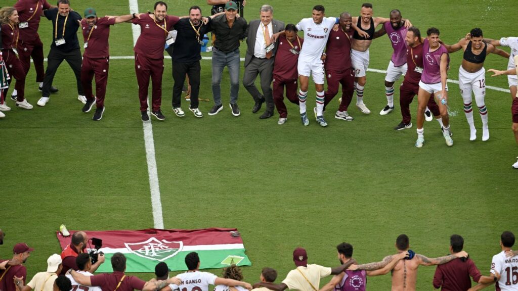 flu-provoca-botafogo-e-flamengo-apos-classificacao:-‘como-esta-o-clima-no-rio?’