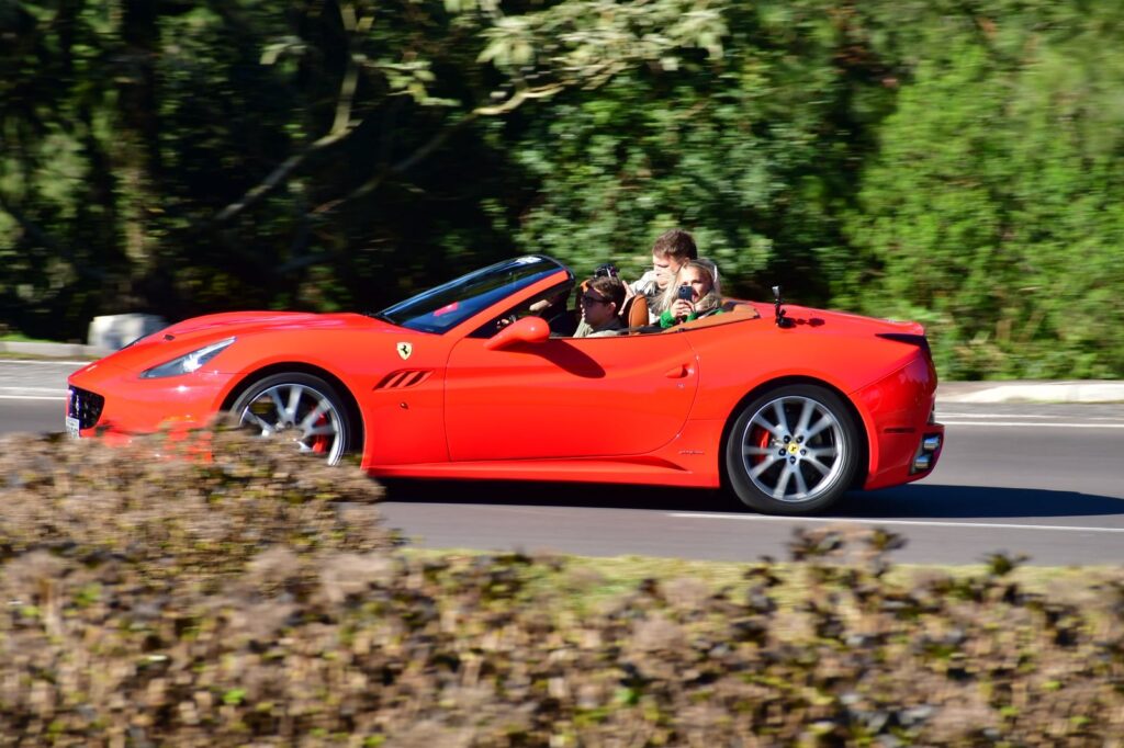 super-carros:-referencia-em-adrenalina-e-luxo-automotivo-em-gramado-(rs)