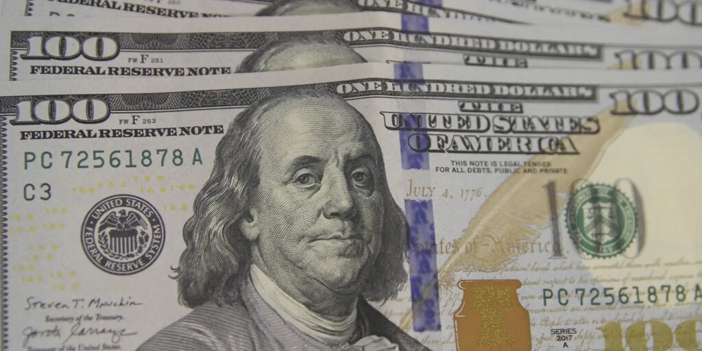 dolar-supera-r$-5,50-com-tarifas-de-trump-sobre-o-brasil