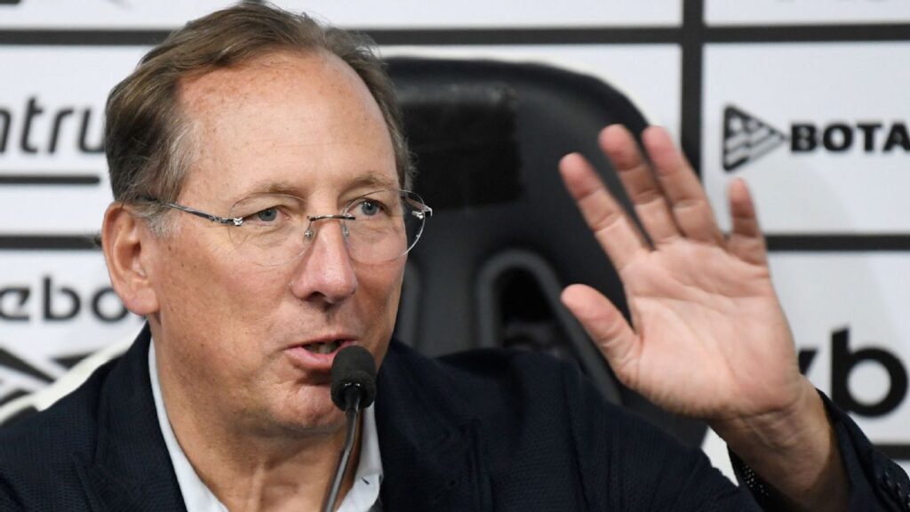 empresario-detona-gestao-de-textor-no-botafogo:-‘comprou-jair,-nao-pagou-o-santos-e-ja-vendeu’