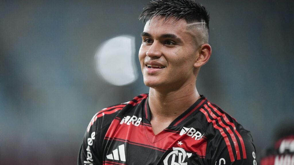 ‘tudo-mentira’:-quais-declaracoes-podem-ter-incomodado-alcaraz-na-saida-do-flamengo?