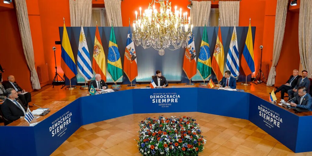 numero-de-autocracias-supera-o-de-democracias-no-mundo,-diz-estudo