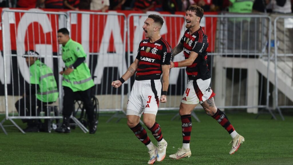 flamengo-vence-atletico-mg-com-gol-de-leo-ortiz-e-assume-lideranca-do-brasileirao