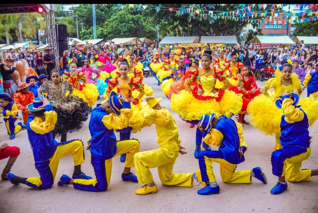 apoteose-recebera-arraia-do-rio-junino-com-gastronomia-e-final-do-concurso-de-quadrilhas