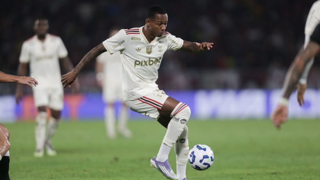 filipe-luis-defende-e-diz-que-wallace-yan-nao-tem-que-mudar:-‘os-adversarios-que-se-irritem’