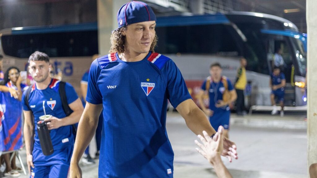 david-luiz-rescinde-com-fortaleza-e-volta-a-europa