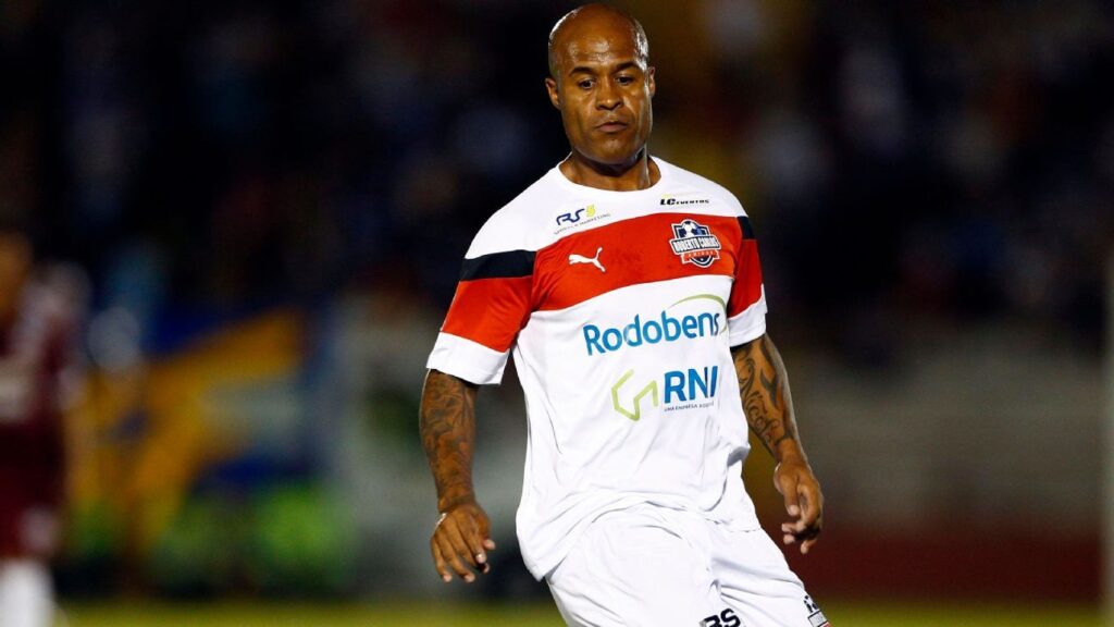 idolo-do-palmeiras-reage-apos-‘cobrada’-de-hugo-souza-no-classico