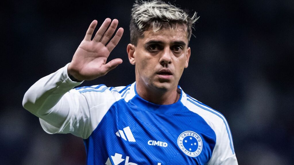 fagner-tem-fratura-diagnosticada-e-vira-desfalque-no-cruzeiro