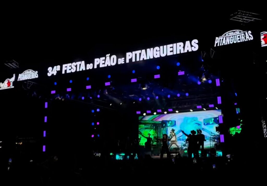 luan-pereira-levanta-o-publico-na-segunda-noite-da-festa-do-peao-de-pitangueiras