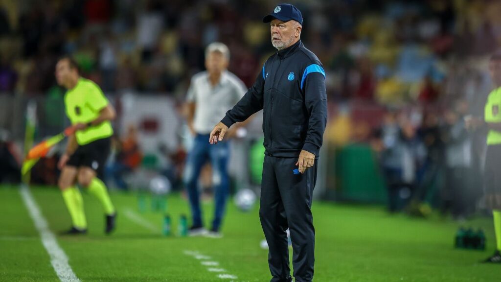 mano-diz-que-gremio-sofreu-‘gol-ridiculo’-e-detona:-‘precisamos-de-coragem-para-jogar-a-serie-a’