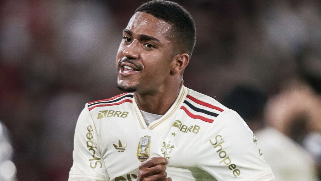 como-samuel-lino-da-fim-a-tormento-de-filipe-luis-no-flamengo-apos-estreia-empolgante