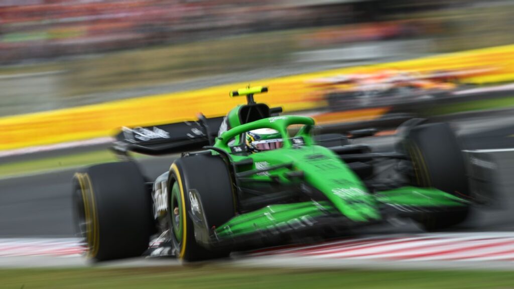 o-que-bortoleto-ouviu-da-sauber-no-radio-apos-ser-eleito-piloto-do-dia-na-f1