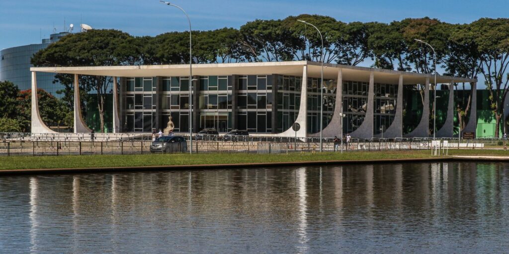 segundo-semestre-no-stf-tera-trama-golpista-e-novo-presidente 