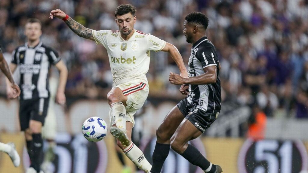 flamengo-cede-empate-ao-ceara,-mas-retoma-lideranca-do-brasileirao