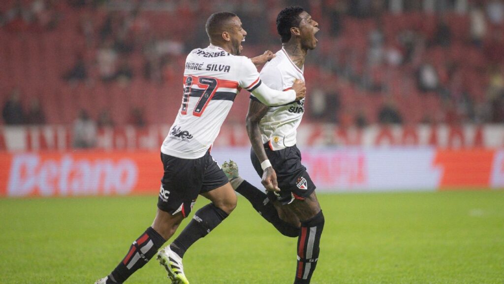 sao-paulo-bate-inter-no-beira-rio-e-emplaca-4a-vitoria-seguida-no-brasileiro