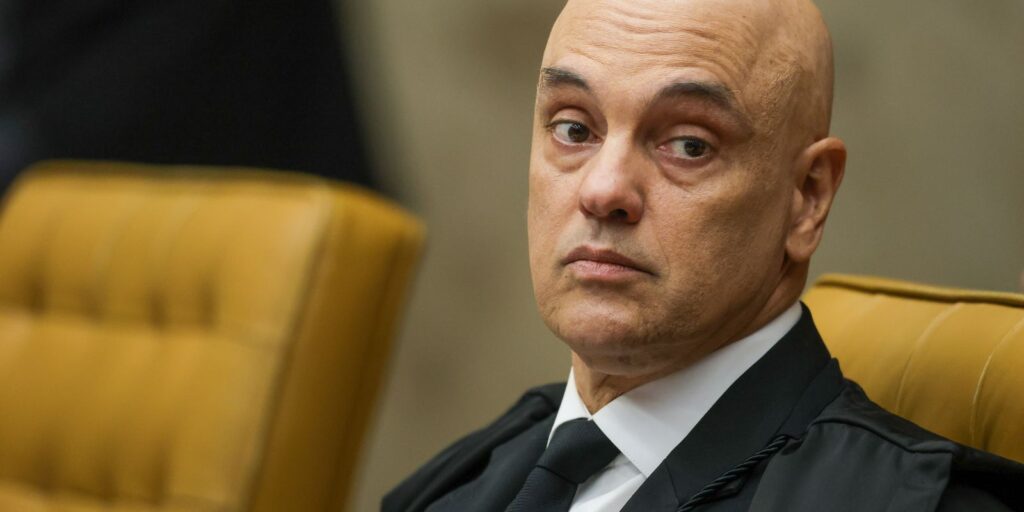 moraes-decreta-prisao-domiciliar-de-bolsonaro