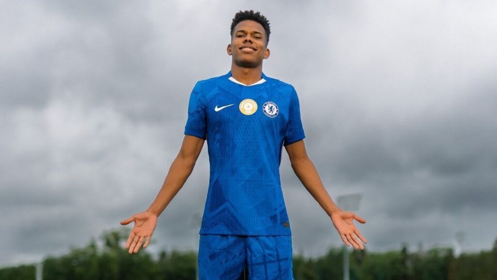 ex-palmeiras,-estevao-e-anunciado-no-chelsea:-‘gratificante-representar-um-dos-maiores-do-mundo’