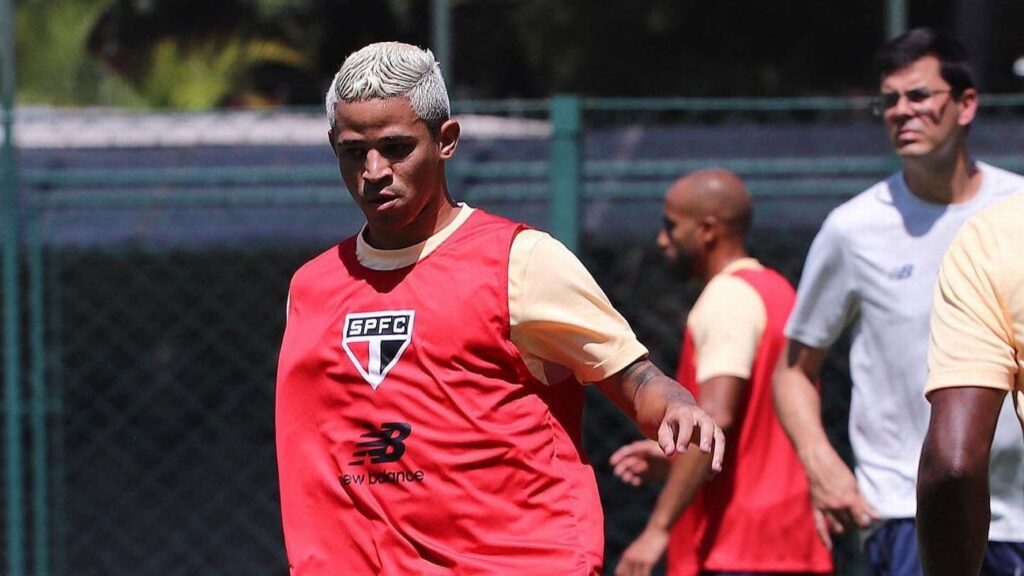 odiado-pelo-treinador?-o-motivo-que-fez-erick,-em-alta-no-vitoria,-deixar-o-sao-paulo