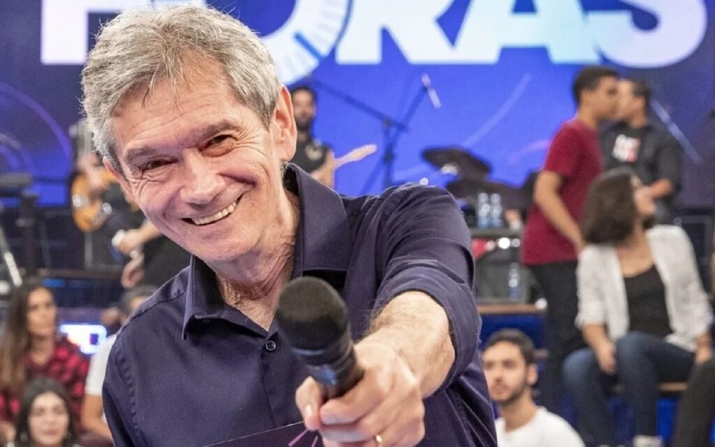 pais-e-filhos-se-encontram-no-‘altas-horas’-em-especial-de-dia-dos-pais