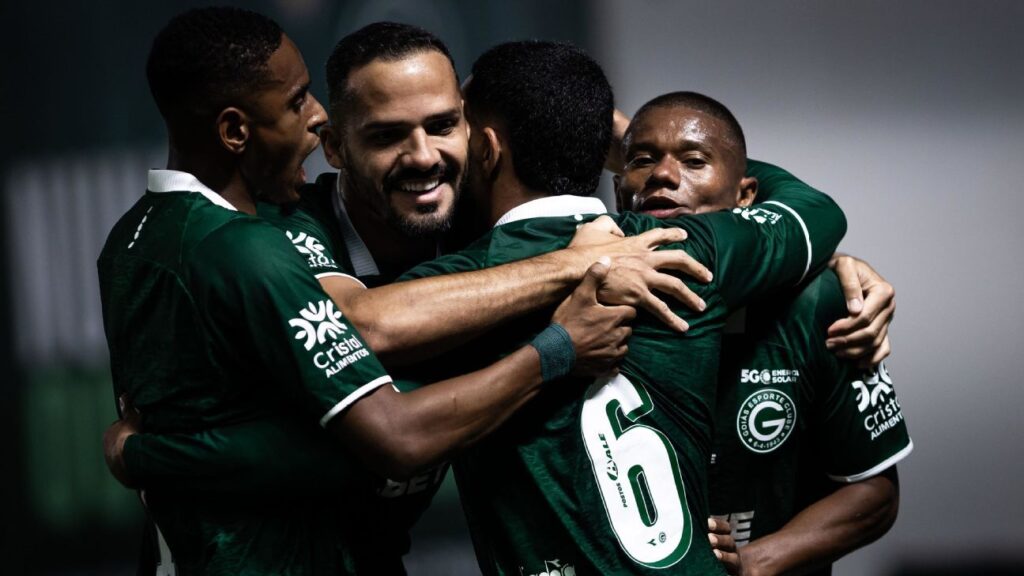 goias-ganha-do-operario,-encerra-jejum-e-retoma-a-lideranca-da-serie-b-do-brasileirao
