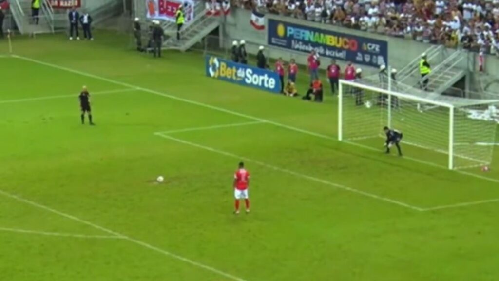 ex-palmeiras-choca-web-e-viraliza-com-‘penalti-mais-maluco-da-historia’