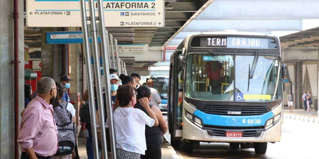 passageiros-do-rio-enfrentam-superlotacao-e-inseguranca-no-transporte