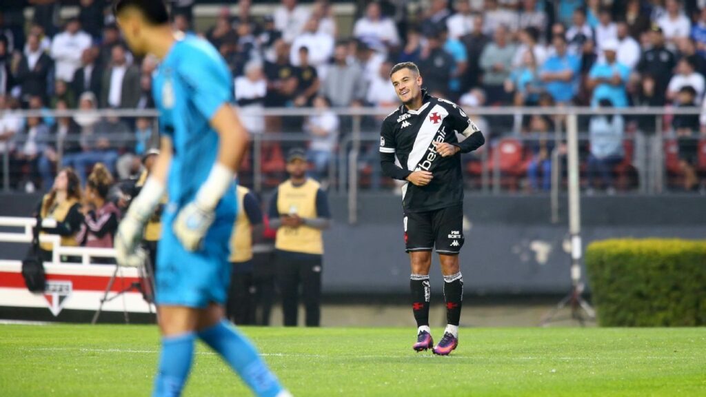com-‘cavadinha’-absurda-de-coutinho,-vasco-enfia-6-a-0-e-humilha-santos-de-maneira-historica
