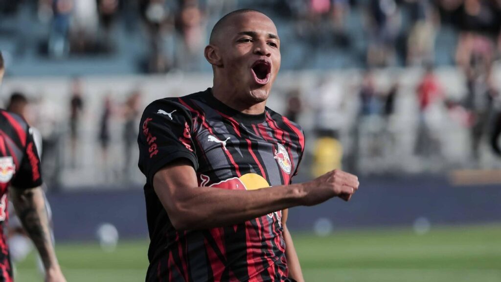 zenit-envia-‘carta-de-interesse’-para-tirar-jhon-jhon-do-braga