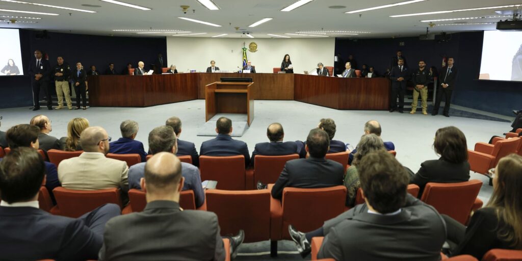 mais-de-3,3-mil-pessoas-querem-acompanhar-julgamento-de-bolsonaro