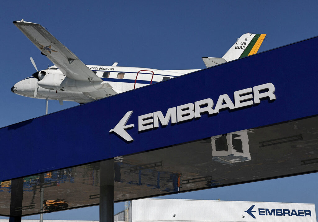 acao-da-embraer-(embr3)-cai-apos-greve-em-fabrica-–-mas-analistas-veem-solucao-rapida