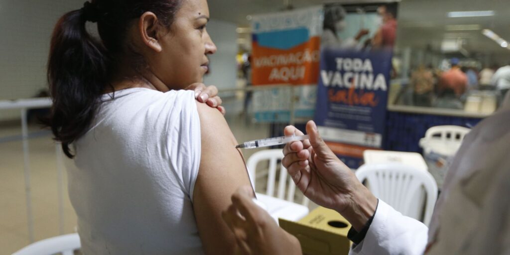 vacina-da-covid-tambem-protege-contra-complicacoes-cardiacas-da-doenca