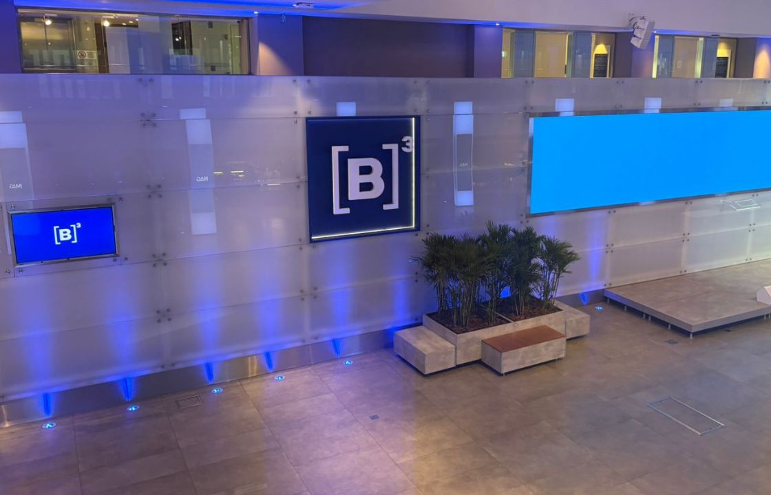 ibovespa-futuro-recua-com-atencao-voltada-a-teleconferencia-entre-trump-e-xi