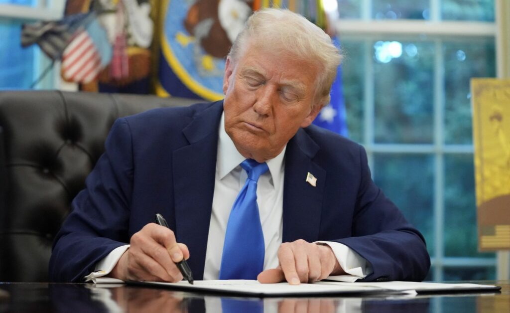 forbes:-trump-lucrou-valor-bilionario-em-nove-meses-de-mandato;-entenda