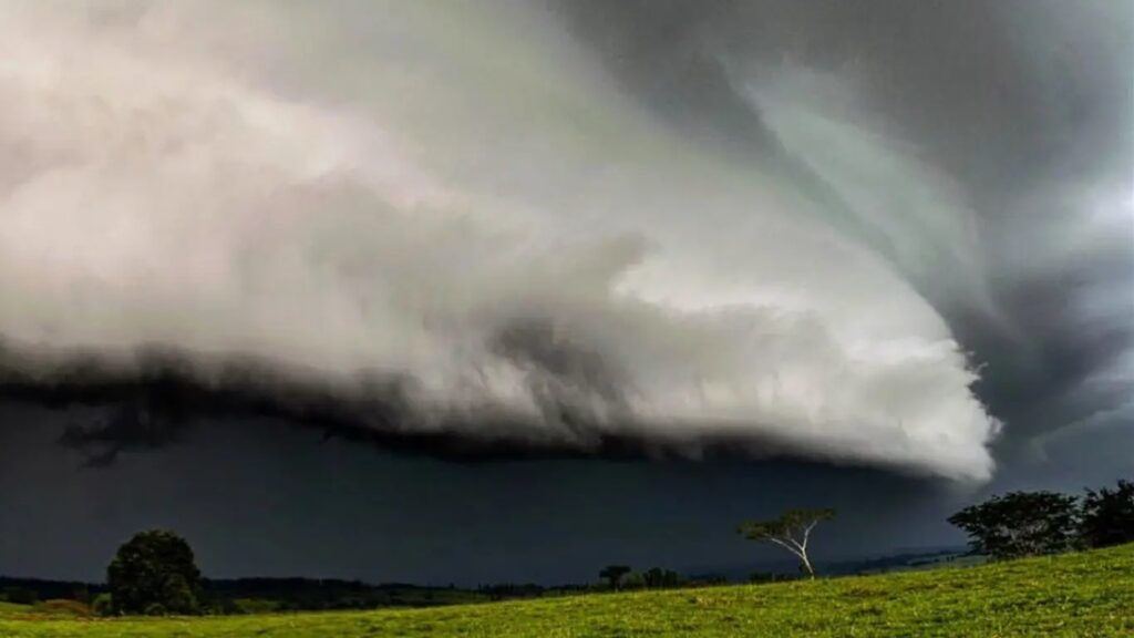 brasil-tera-onda-de-tempestades,-com-risco-de-tornados;-veja-previsao-para-estados