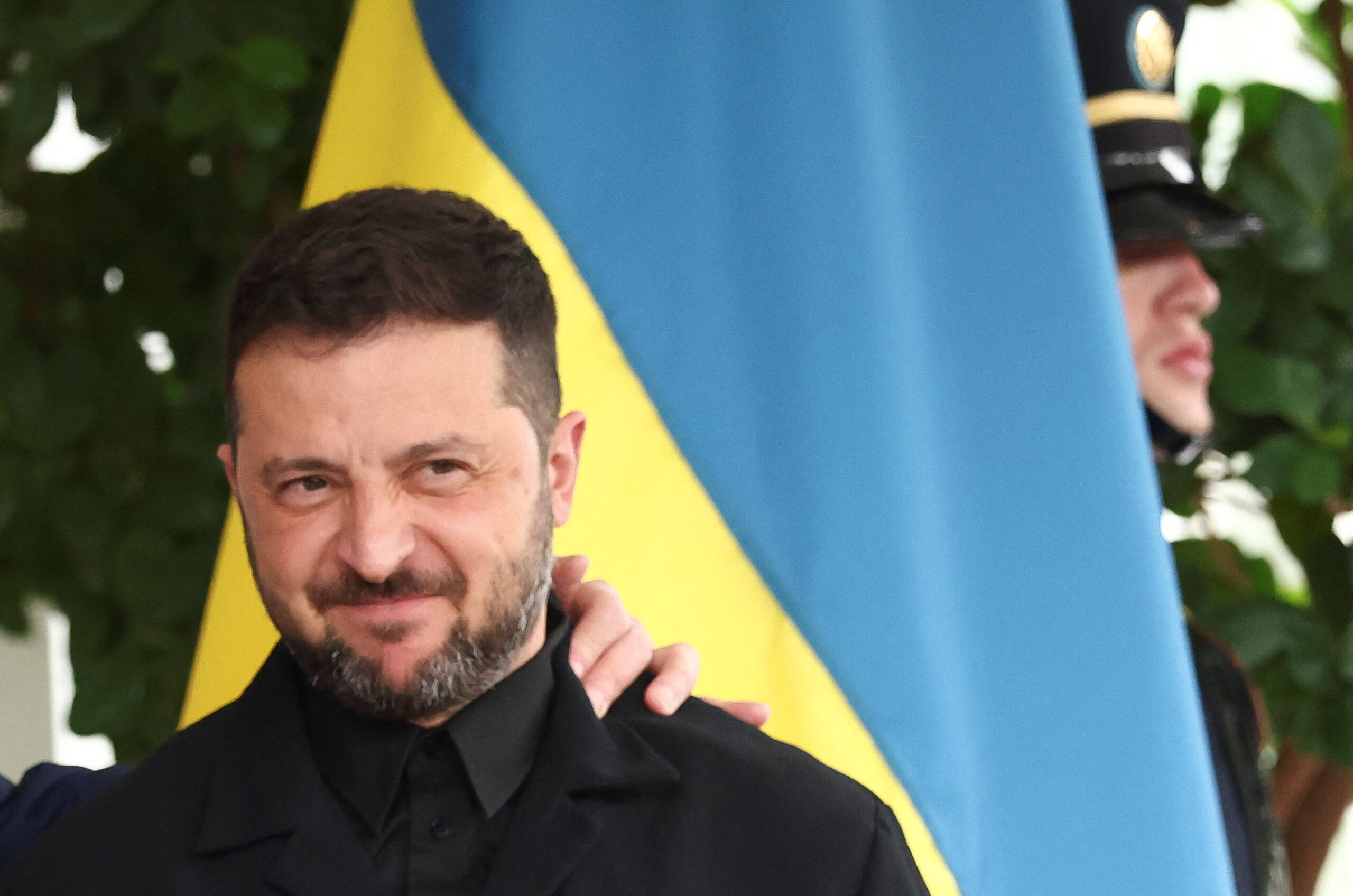 zelenski-diz-que-espera-sancoes-firmes-dos-eua-contra-a-russia-apos-apoio-da-ue