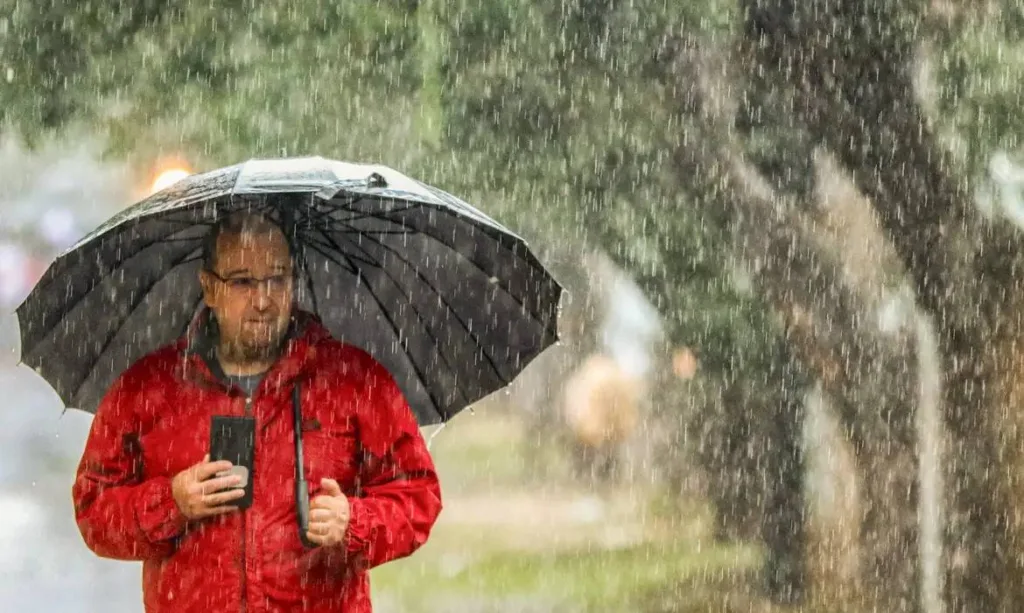 tempestades-atingem-regiao-sul-do-brasil-com-fortes-chuvas-e-ventos-intensos