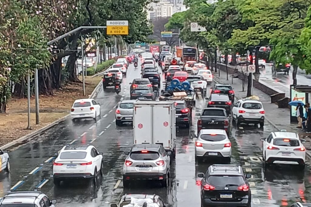 frente-fria-traz-chuva-forte,-rajadas-de-vento-e-frio-em-sp-no-inicio-da-primavera