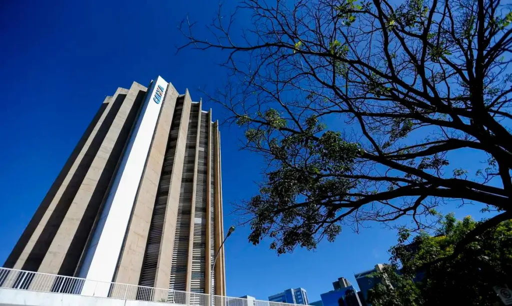 ‘toda-vez-que-lci-tem-impulso-querem-colocar-mais-tributacao’,-diz-ceo-da-caixa
