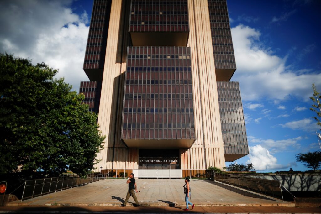 uso-do-pix-automatico-sera-obrigatorio-em-debito-para-instituicoes-nao-autorizadas