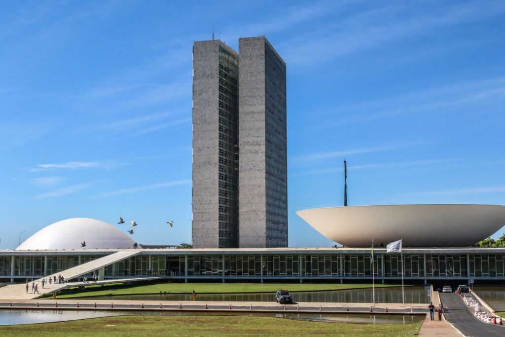 fundos-imobiliarios-e-fiagros-‘respiram’-com-parecer-da-mp-1.303,-avalia-xp