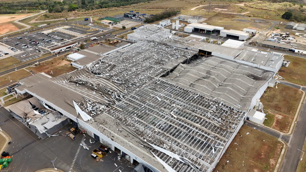 toyota-dara-ferias-a-5,7-mil-funcionarios-apos-destruicao-em-fabrica,-diz-jornal
