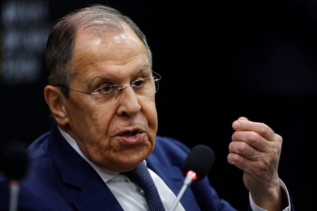‘qualquer-ataque-contra-a-russia-sera-respondido-de-forma-decisiva’,-diz-lavrov
