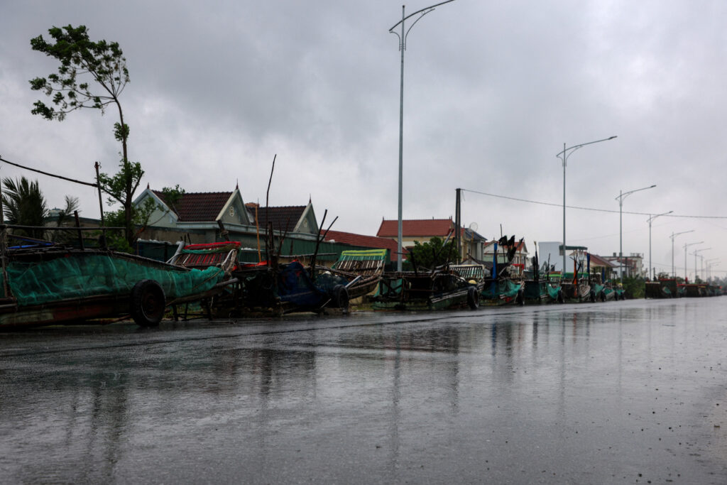 vietna-fecha-aeroportos-e-retira-populacao-de-areas-sob-ameaca-do-tufao-bualoi